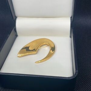 Vintage Jewelry Maxine Denker Gold Tone Abstract Brooch Signed